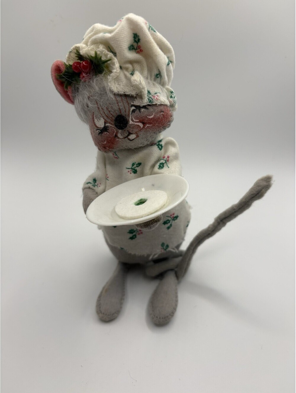 Annalee 1991 Mrs Tuckered Mouse Doll Holly Night Gown with Christmas Candle